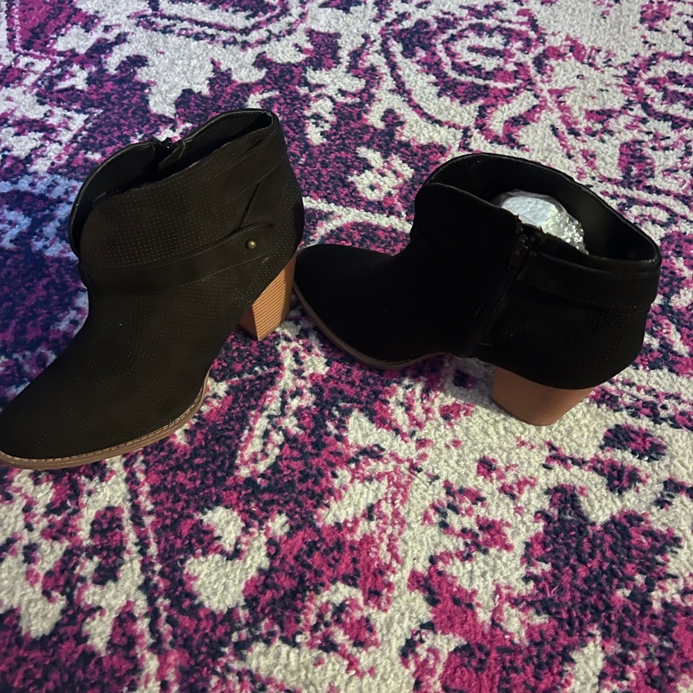 Bootie - Picture 4 of 8